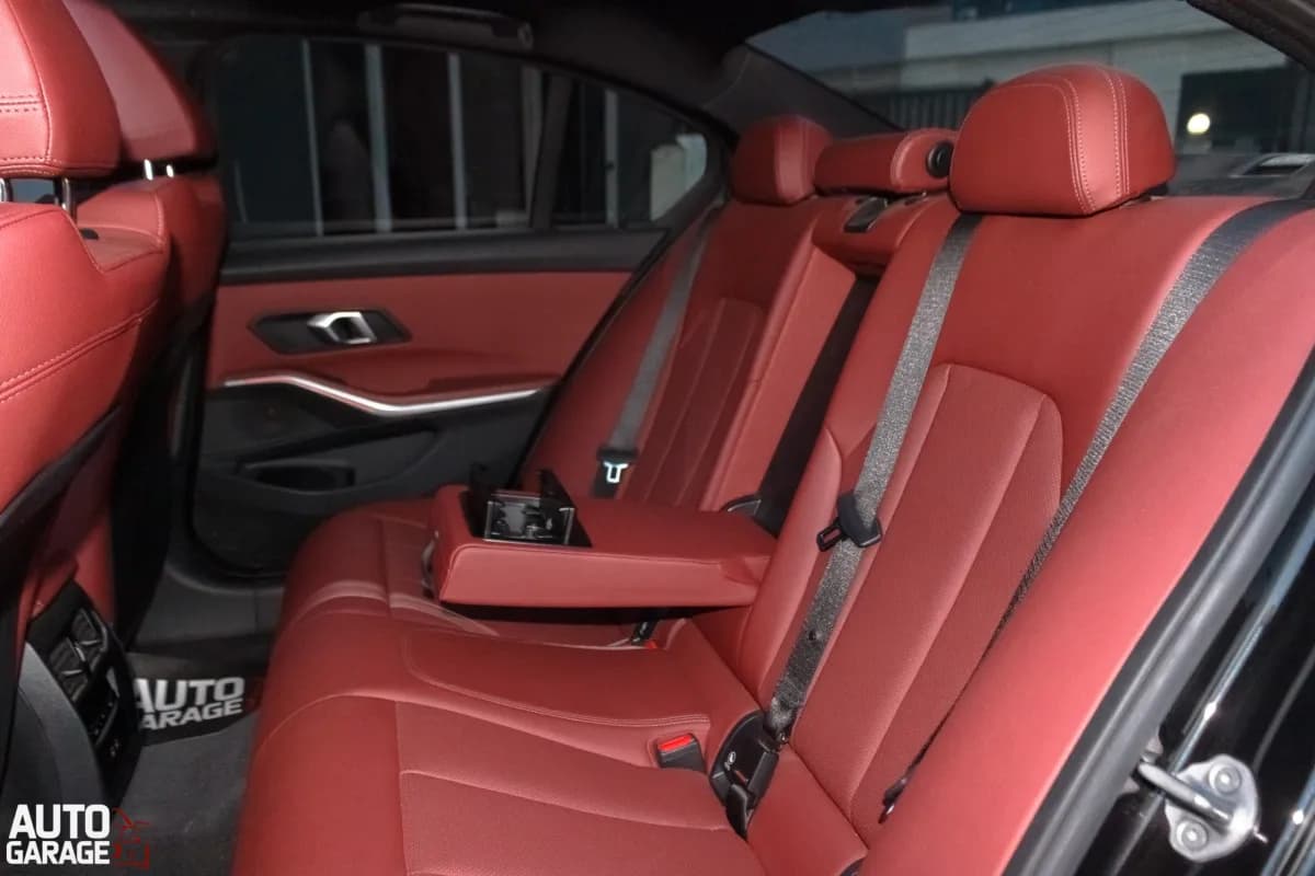بي ام دبليو 320i 2026 أم سبورت باكيدج أسود أوتوماتيك — مستعملة