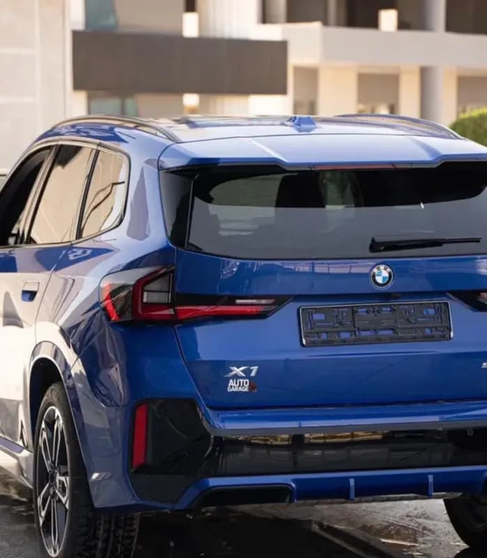بي ام دبليو X1 2025 ام سبورت باكيدج أزرق أوتوماتيك — جديدة