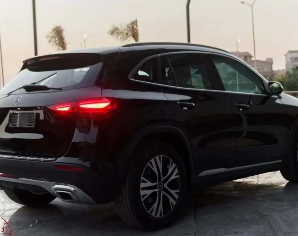 مرسيدس بنز GLA 180 2026 بروجرسيف أسود أوتوماتيك — جديدة