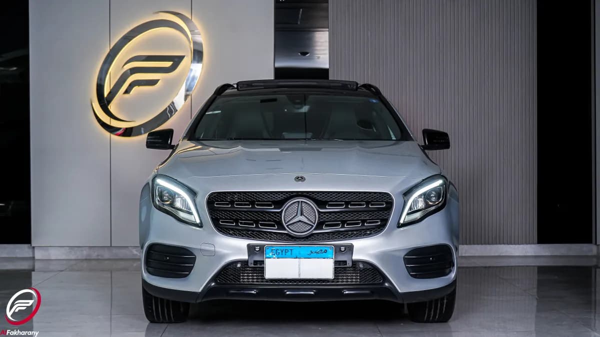 مرسيدس بنز GLA 200 2020 ايه ام جي فضي ناقل حركة مزدوج القابض — مستعملة