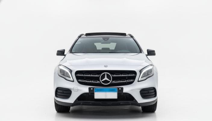 مرسيدس بنز GLA 200 2020 ايه ام جي فضي ناقل حركة مزدوج القابض — مستعملة - 1