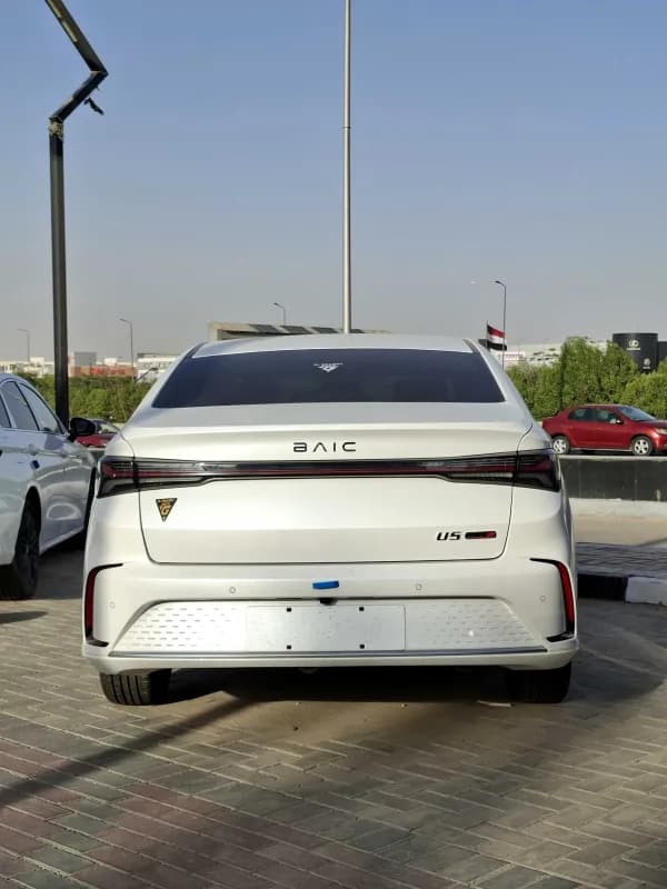 بايك يو ٥ بلس 2026 توب لاين أبيض أوتوماتيك — جديدة