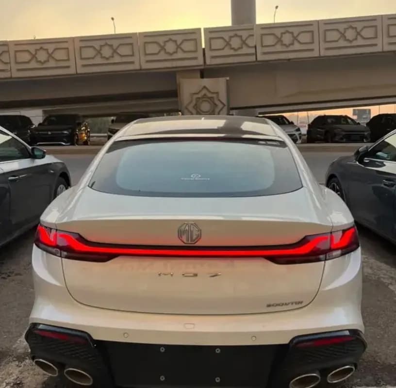 ام جي 7 2027 لاكشري أبيض أوتوماتيك — جديدة