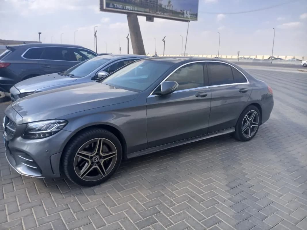 مرسيدس بنز C300 2020 اي ام جي رمادي أوتوماتيك — مستعملة