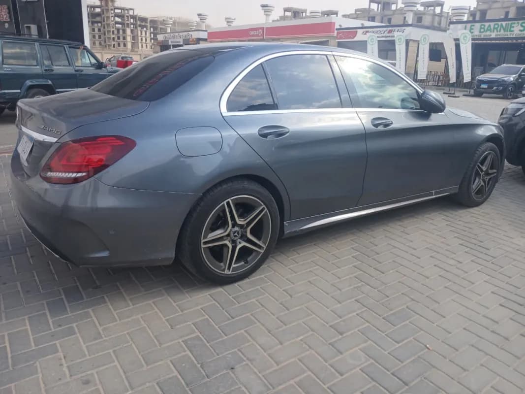 مرسيدس بنز C300 2020 اي ام جي رمادي أوتوماتيك — مستعملة