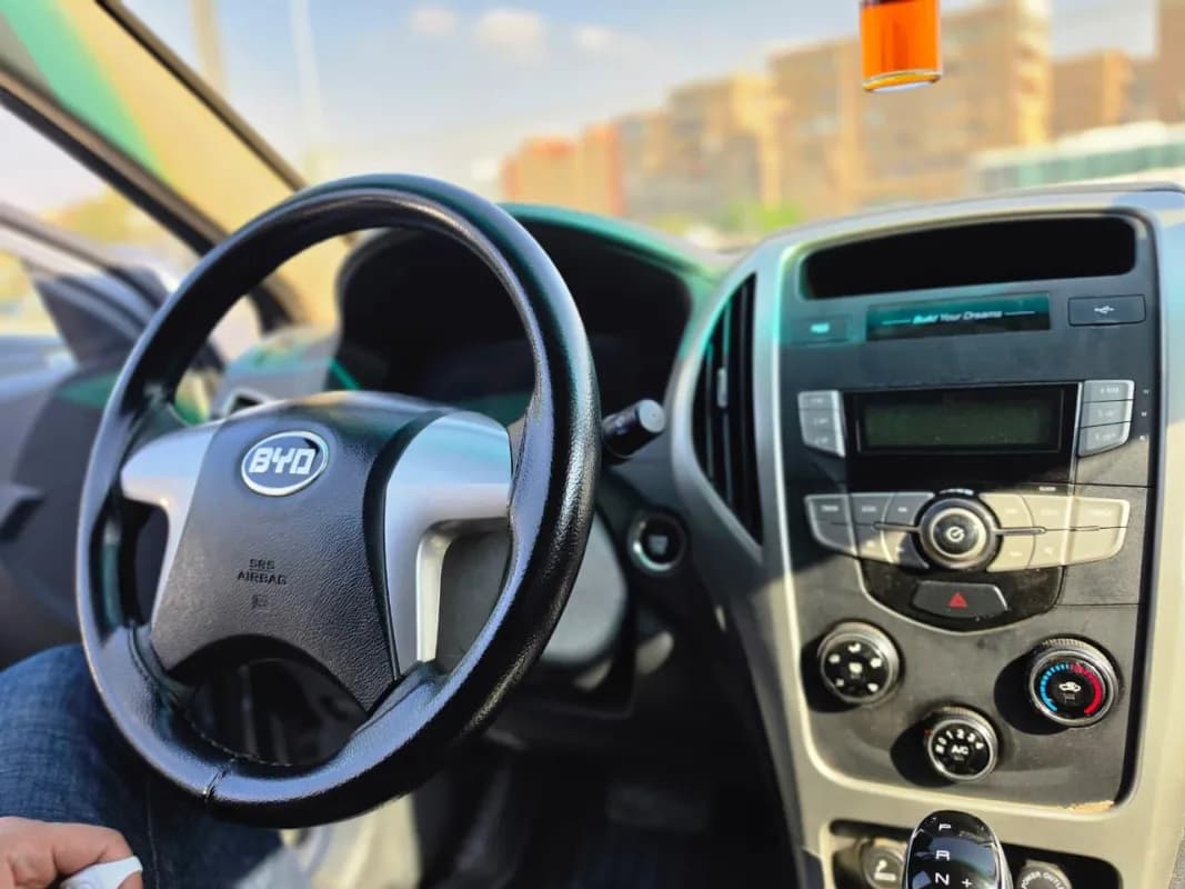 بي واي دي F3 2024 اوتوماتيك فضي أوتوماتيك — مستعملة