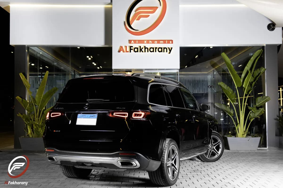 مرسيدس بنز GLS 580 2023 4 ماتيك أسود أوتوماتيك — مستعملة