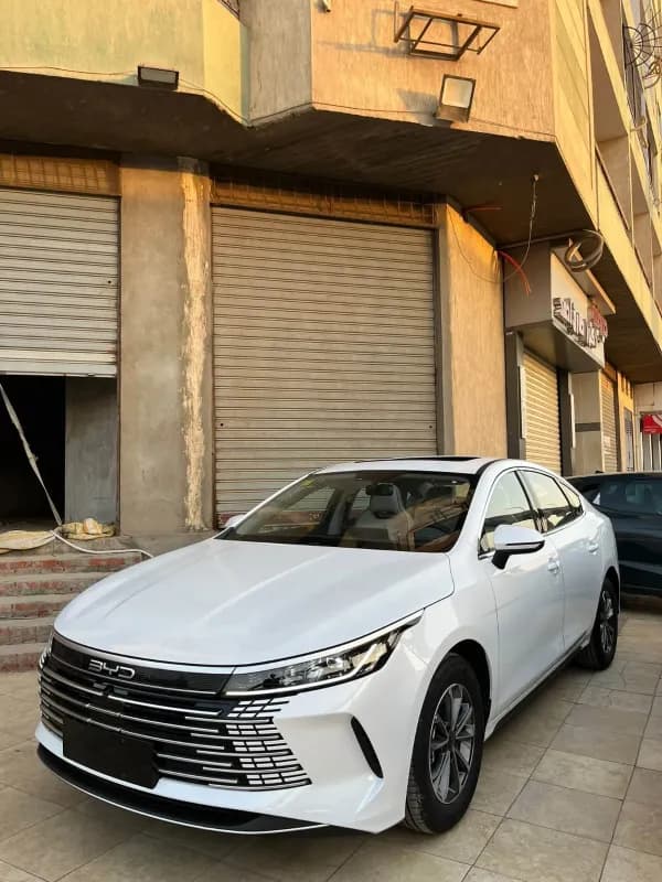 بي واي دي ديستروير 05 2026 دي أم - اي أبيض أوتوماتيك — جديدة