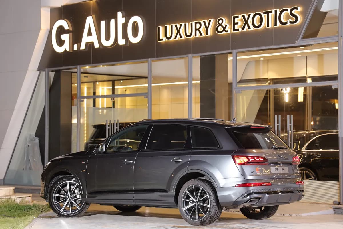Audi Q7 2026 S-Line Gray Automatic — New