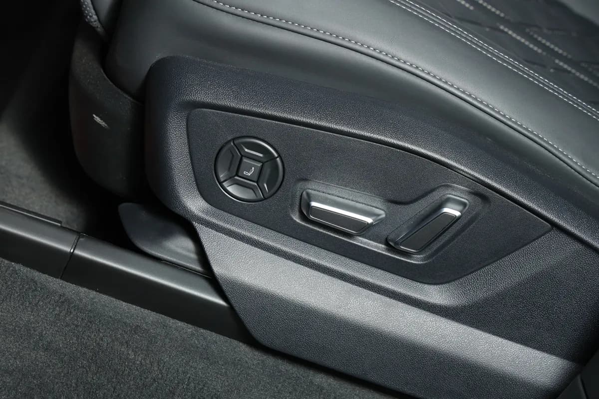 Audi Q7 2026 S-Line Gray Automatic — New