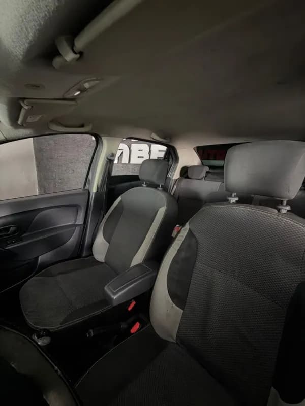 Renault Logan 2016 Highline Black Manual — Used