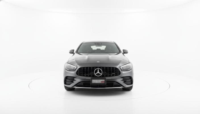 مرسيدس بنز E300 2021 ايه ام جي أسود أوتوماتيك — مستعملة - 1