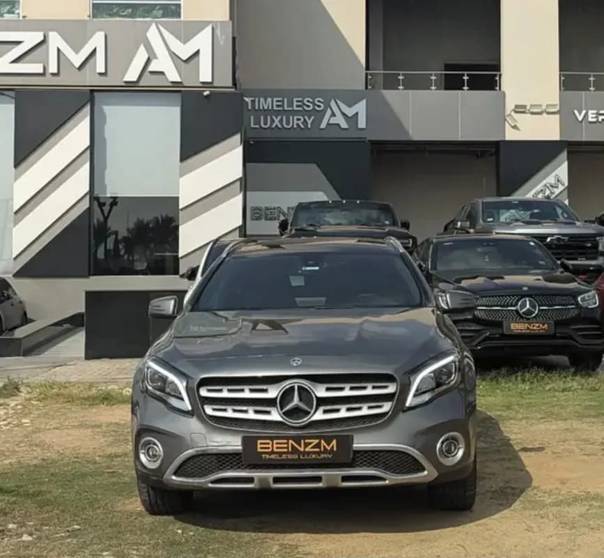 مرسيدس بنز GLA 200 2018 ايه ام جي رمادي أوتوماتيك — مستعملة