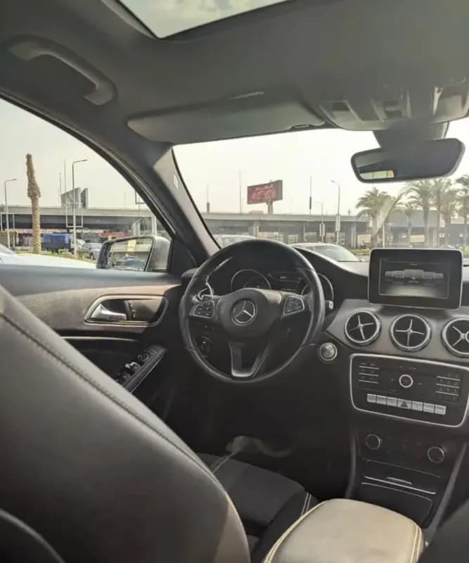 مرسيدس بنز GLA 200 2018 ايه ام جي رمادي أوتوماتيك — مستعملة