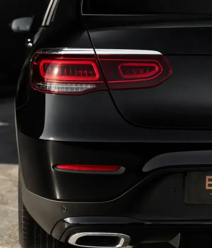 مرسيدس بنز GLC 300 2023 ايه ام جي أسود أوتوماتيك — مستعملة