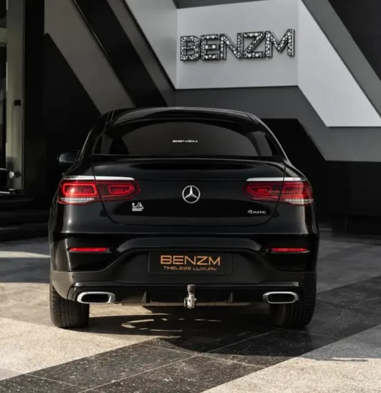 مرسيدس بنز GLC 300 2023 ايه ام جي أسود أوتوماتيك — مستعملة