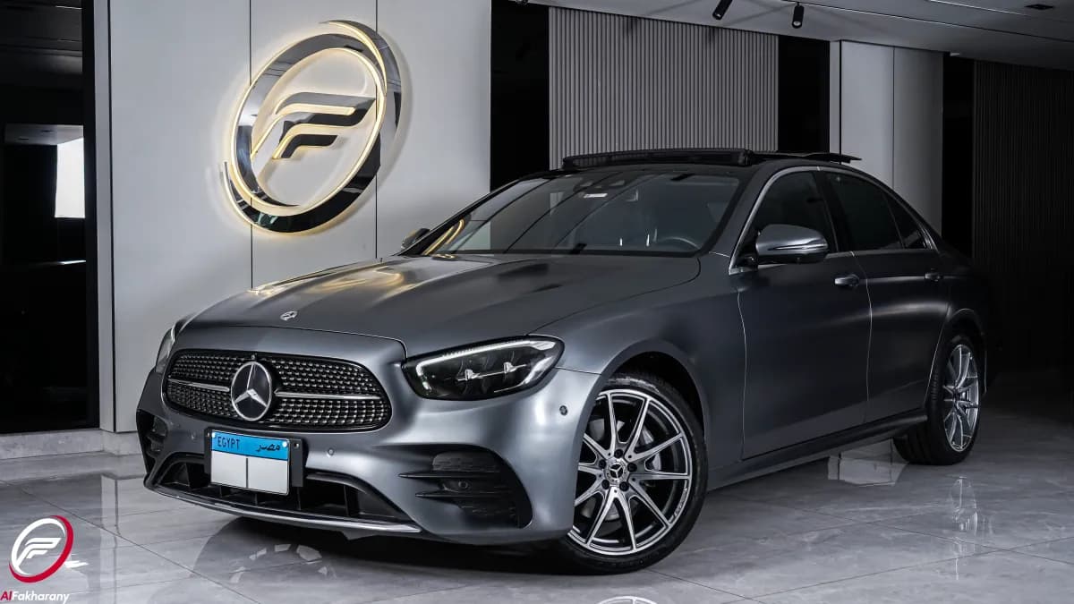 مرسيدس بنز E200 2023 ايه ام جي رمادي تايغا أوتوماتيك — مستعملة