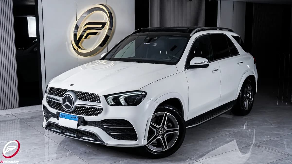 مرسيدس بنز GLE450 2023 ايه ام جي أبيض أوتوماتيك — مستعملة