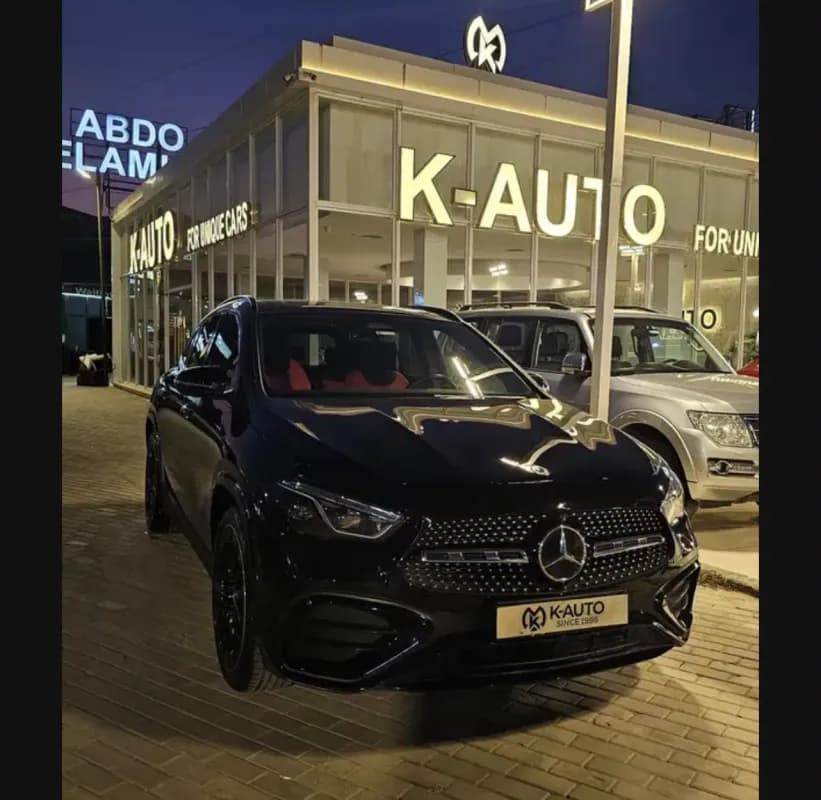 مرسيدس بنز GLA 200 2024 ايه ام جي أسود ناقل حركة مزدوج القابض — مستعملة