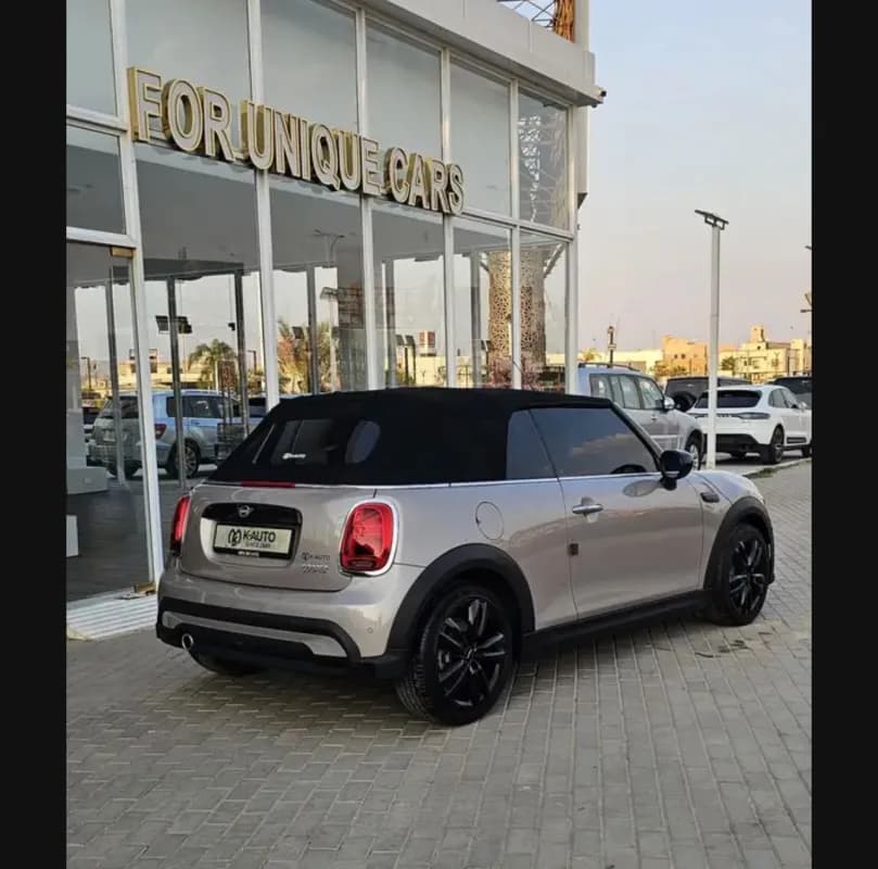 Mini Cooper 2024 Coupe Gold Automatic — Used
