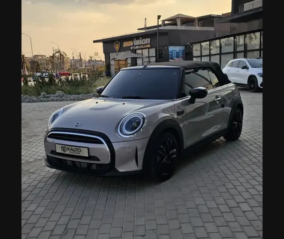 Mini Cooper 2024 Coupe Gold Automatic — Used