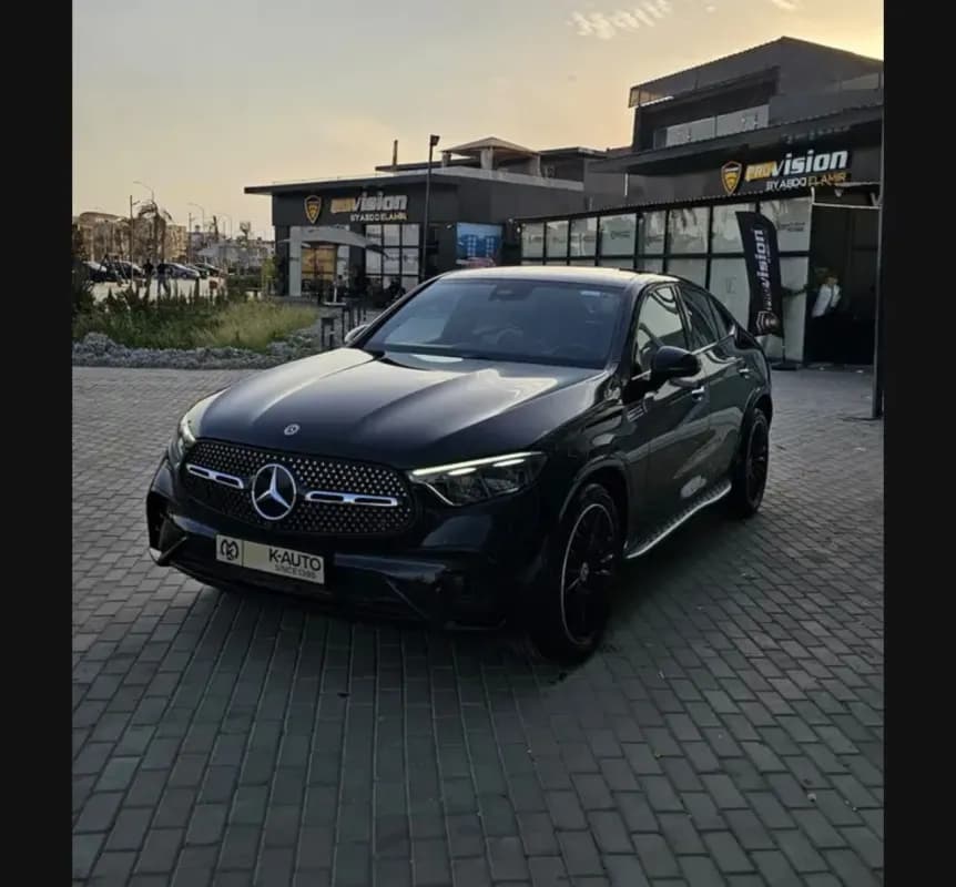 مرسيدس بنز GLC 300 2025 ايه ام جي أسود أوتوماتيك — مستعملة