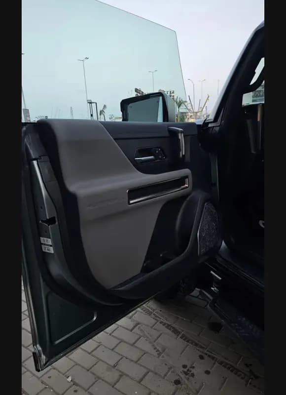 GMC Hummer 2024 Ev 2x Gray Automatic — Used