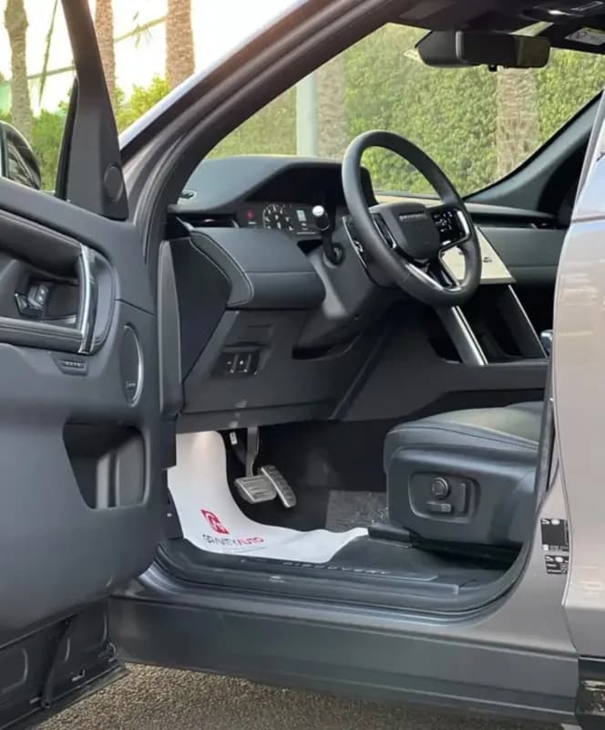 Land Rover Discovery 2025 Sport Gray Automatic — Used