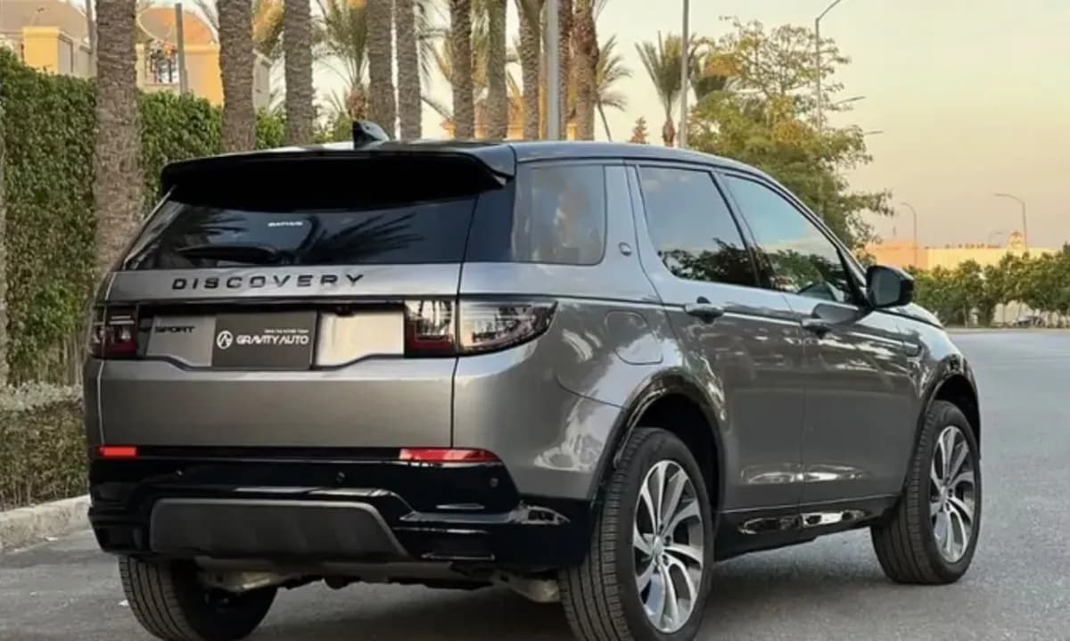 Land Rover Discovery 2025 Sport Gray Automatic — Used