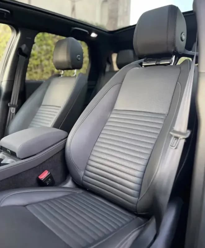 Land Rover Discovery 2025 Sport Gray Automatic — Used