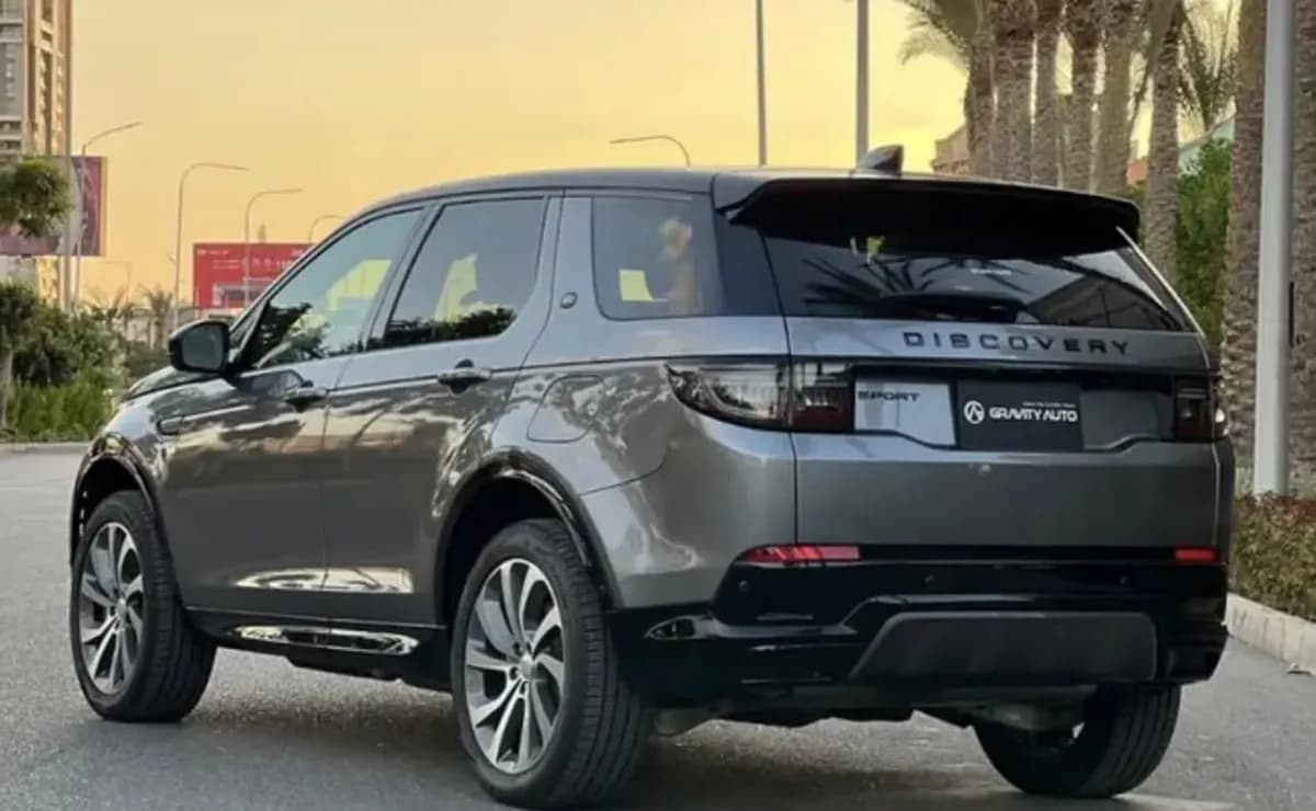Land Rover Discovery 2025 Sport Gray Automatic — Used