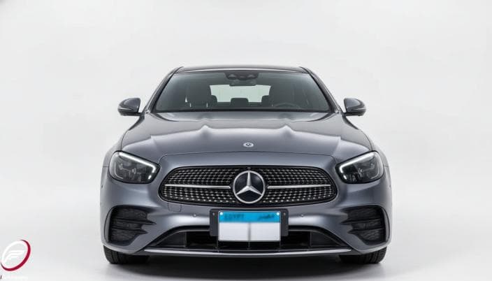 مرسيدس بنز E200 2023 ايه ام جي رمادي تايغا أوتوماتيك — مستعملة - 1