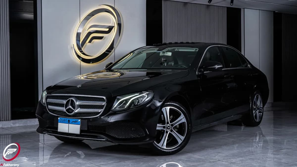 مرسيدس بنز E180 2019 افنتجارد أسود أوتوماتيك — مستعملة