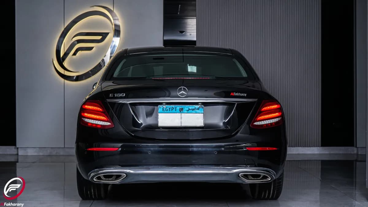 مرسيدس بنز E180 2019 افنتجارد أسود أوتوماتيك — مستعملة