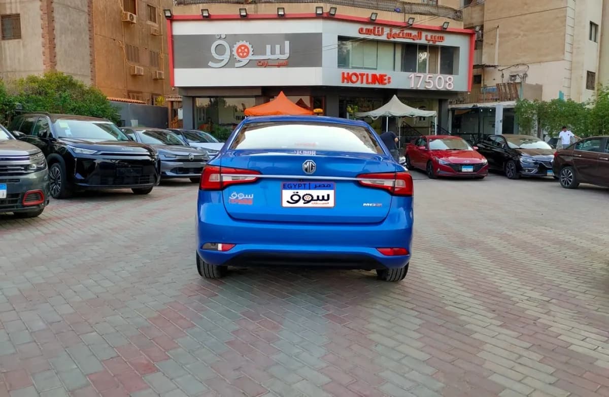 ام جي 5 2022 لاكشري أزرق أوتوماتيك — مستعملة