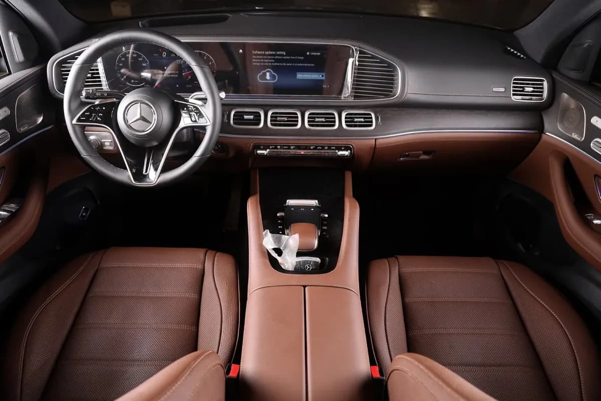 مرسيدس بنز GLE450 2026 ايه ام جي رمادي إسمنتي أوتوماتيك — جديدة