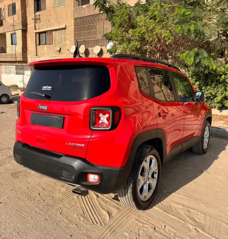 جيب رينيجيد 2021 ليمتيد أحمر أوتوماتيك — مستعملة