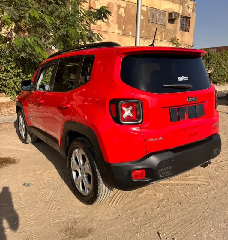جيب رينيجيد 2021 ليمتيد أحمر أوتوماتيك — مستعملة