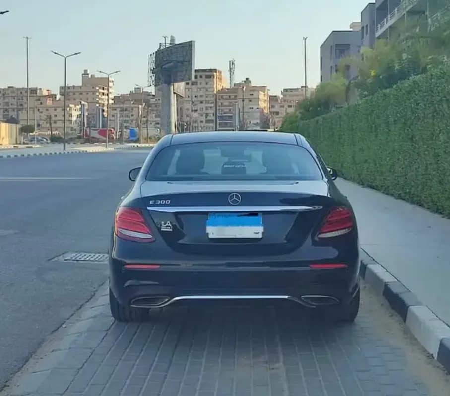 مرسيدس بنز E200 2018 ايه ام جي أسود أوتوماتيك — مستعملة