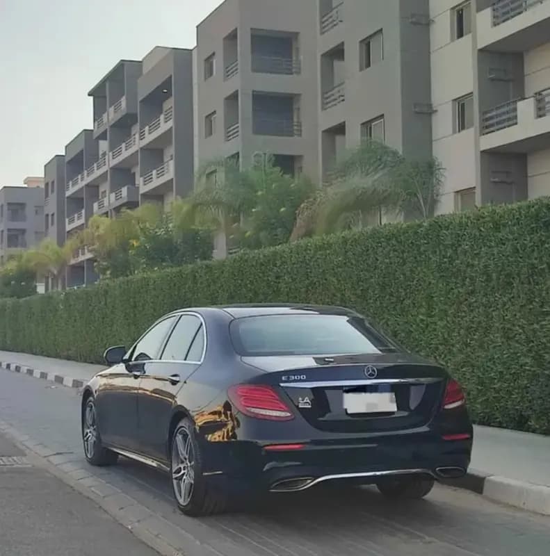 مرسيدس بنز E200 2018 ايه ام جي أسود أوتوماتيك — مستعملة