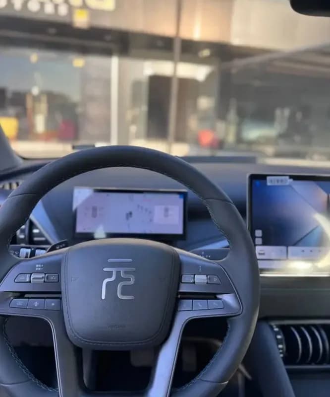 بي واي دي يوان 2026 بلس أبيض أوتوماتيك — جديدة