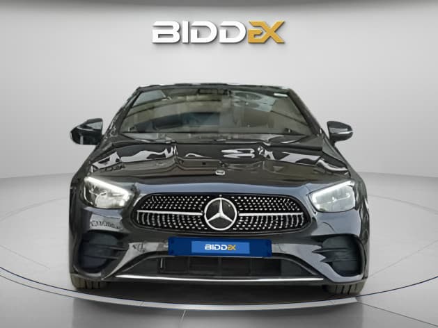 مرسيدس بنز E200 2022 كونفيرتابل هيفي لوديد أسود أوتوماتيك — مستعملة - 1