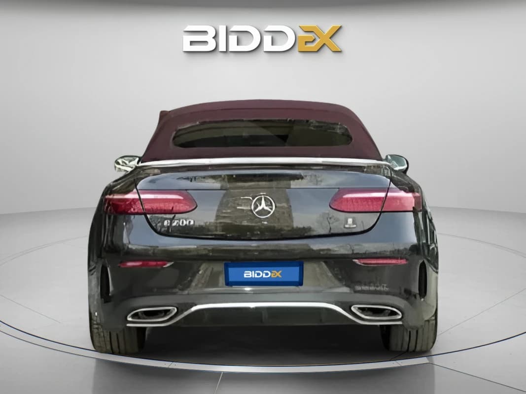 مرسيدس بنز E200 2022 كونفيرتابل هيفي لوديد أسود أوتوماتيك — مستعملة