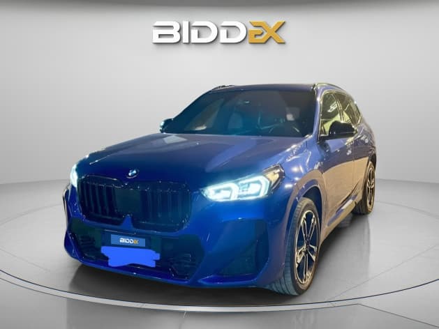 بي ام دبليو X1 2025 ام سبورت أزرق أوتوماتيك — مستعملة