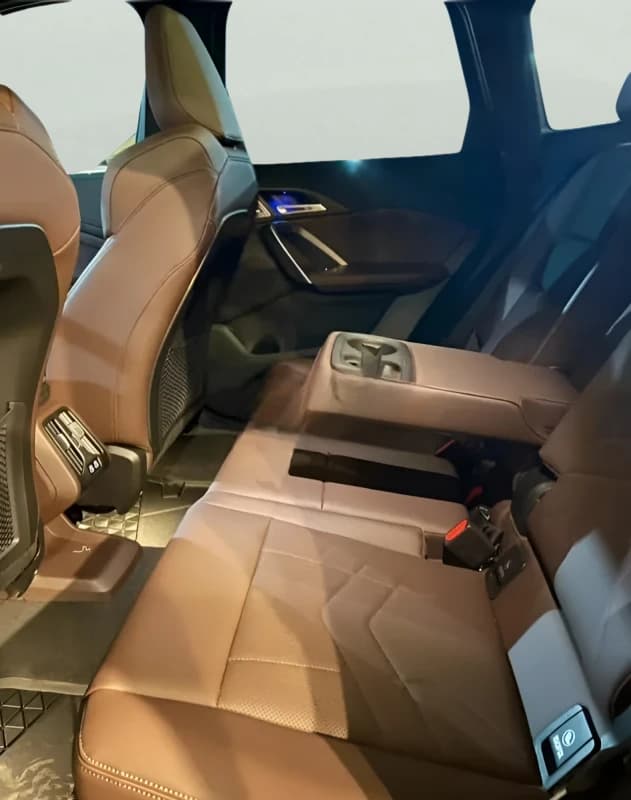 بي ام دبليو X1 2025 ام سبورت أزرق أوتوماتيك — مستعملة
