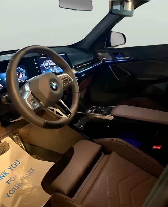 بي ام دبليو X1 2025 ام سبورت أزرق أوتوماتيك — مستعملة