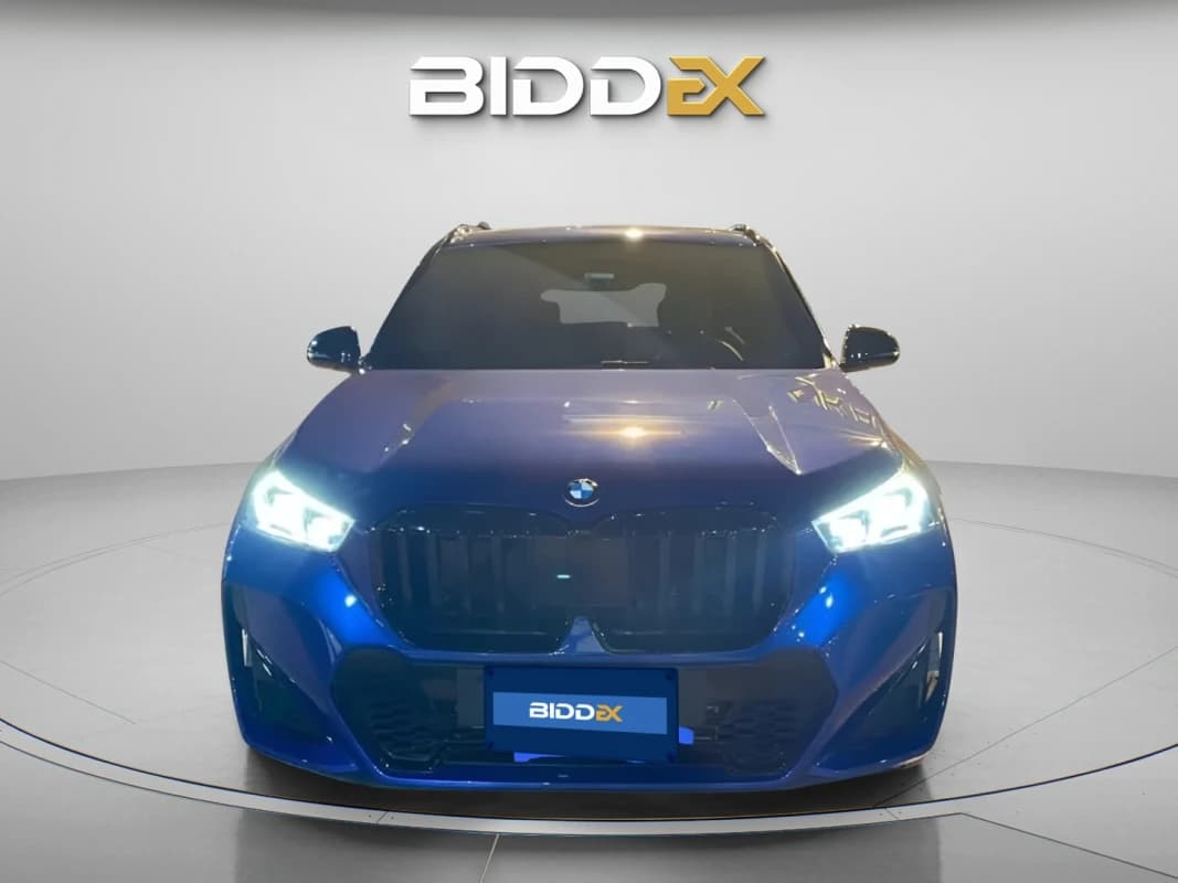 بي ام دبليو X1 2025 ام سبورت أزرق أوتوماتيك — مستعملة