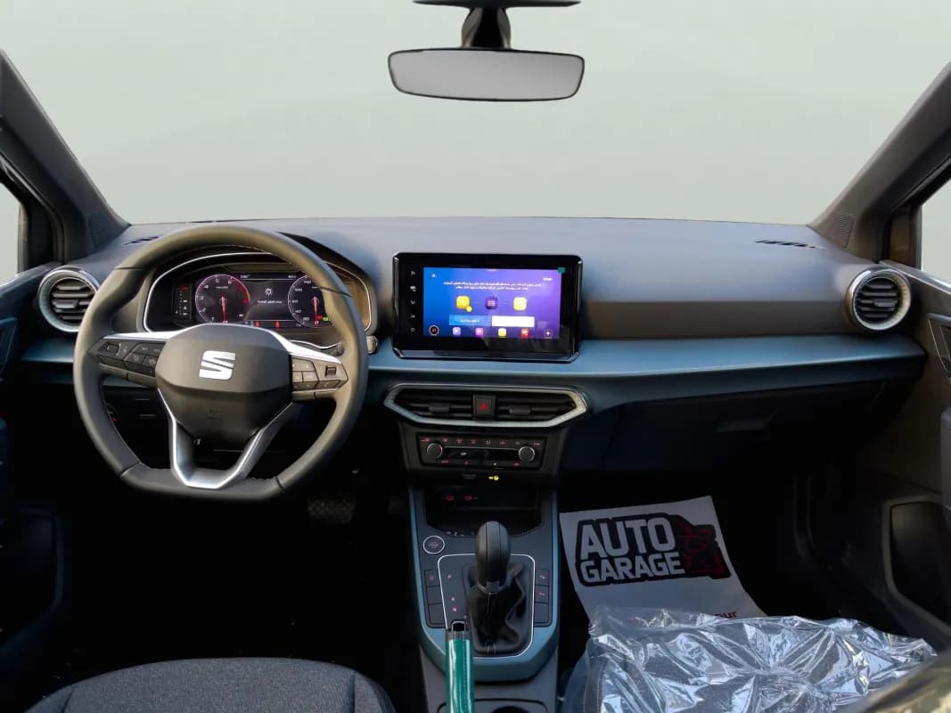 Seat Arona 2025 FR Black Gray Automatic — New