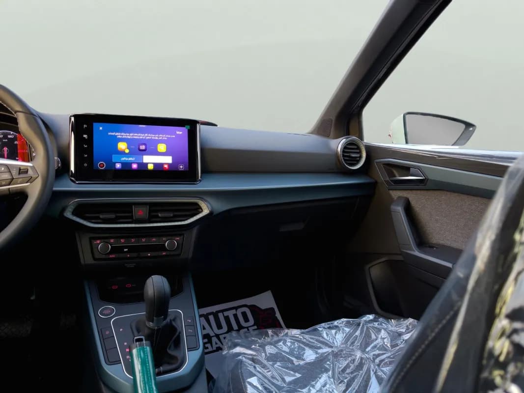 Seat Arona 2025 FR Black Gray Automatic — New