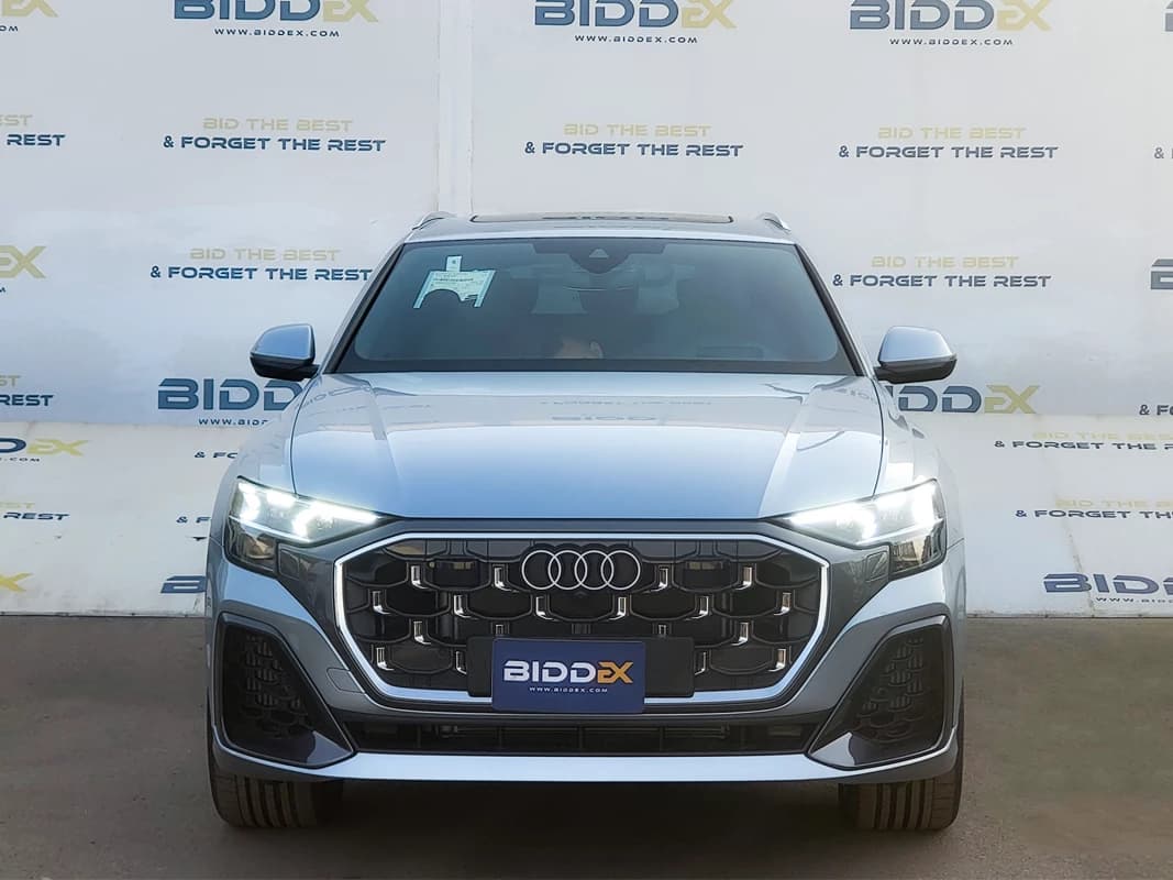 Audi Q8 2024 اس لاين فضي أوتوماتيك — جديدة